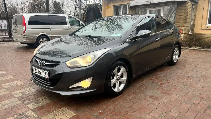 Hyundai i40 2013 год 2,0 бензин автомат пробег 220 тыс км обслужена не битая! климат подогревы камер... - фотография