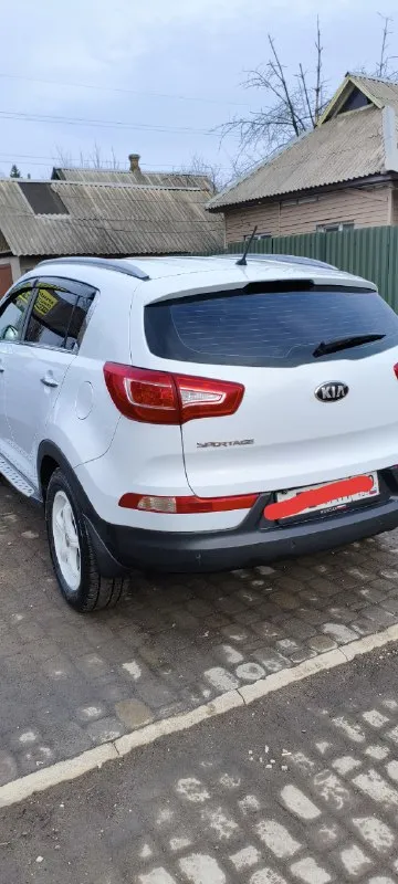 Продам kia sportage 3. Год выпуска 2013г. Акпп. Мотор 2.0. Пробег 196 тыс. Машина ездиет каждый день. Продажа в связи покупкой нового автомобиля. Я хозяин, владею авто 4 года. Замена масла каждые 7 тыс. Корейская сборка (объем заливаемого масла чуть больше чем в других сборках, а значит и двигатель будет ходить дольше). 2 комплекта резины + 2 комплекта титанов. Комплектация: фронтальные подушки, блокировка замков задних дверей, системы abs и ess, крепление кресел isofix / latch, электроусилитель руля, зеркала с обогревом и электроприводом, аудиосистема с cd, usb-выход, разъём aux, розетка 12v, подогрев сидений, система помощи при задней парковке, светодиодные ходовые огни, электрообогрев зоны стеклоочистителей, раздельный климат-контроль, круиз-контроль, мультифункциональный руль, регулируемая рулевая колонка, системы активной безопасности: hac, dbc, esc, vcm, bluetooth. Заменил - блины, пружины, аккумулятор, шаровые, амортизаторы вкруг, радиатор, цепь оригинал менял на
📞 Звоните: +7(949)4170993 - фотография - 1