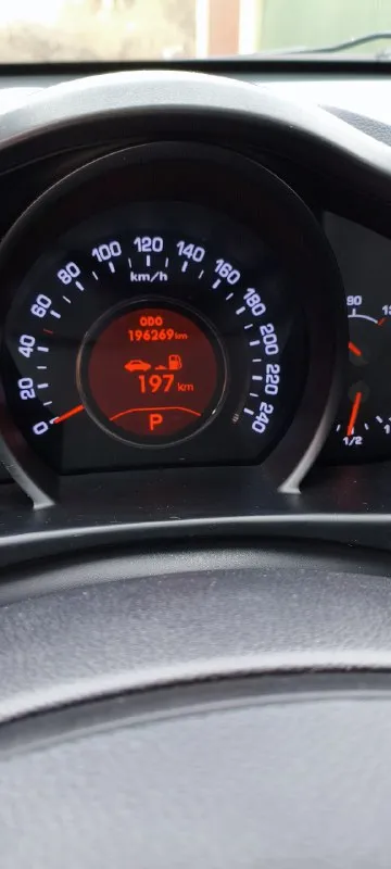 Продам kia sportage 3. Год выпуска 2013г. Акпп. Мотор 2.0. Пробег 196 тыс. Машина ездиет каждый день. Продажа в связи покупкой нового автомобиля. Я хозяин, владею авто 4 года. Замена масла каждые 7 тыс. Корейская сборка (объем заливаемого масла чуть больше чем в других сборках, а значит и двигатель будет ходить дольше). 2 комплекта резины + 2 комплекта титанов. Комплектация: фронтальные подушки, блокировка замков задних дверей, системы abs и ess, крепление кресел isofix / latch, электроусилитель руля, зеркала с обогревом и электроприводом, аудиосистема с cd, usb-выход, разъём aux, розетка 12v, подогрев сидений, система помощи при задней парковке, светодиодные ходовые огни, электрообогрев зоны стеклоочистителей, раздельный климат-контроль, круиз-контроль, мультифункциональный руль, регулируемая рулевая колонка, системы активной безопасности: hac, dbc, esc, vcm, bluetooth. Заменил - блины, пружины, аккумулятор, шаровые, амортизаторы вкруг, радиатор, цепь оригинал менял на
📞 Звоните: +7(949)4170993 - фотография - 5