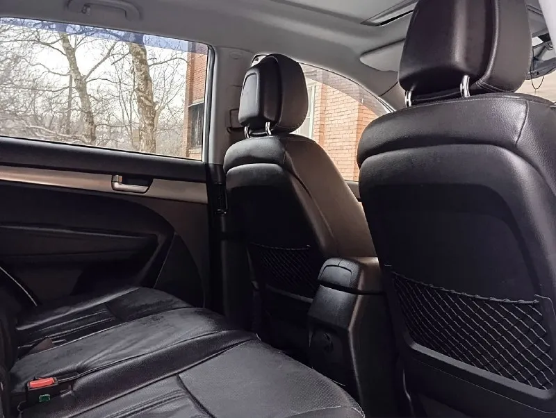 Продам kia соренто (кореец) 2011год. Пробег 105000 бензин+газ. Один владелец. Хорошее газовое оборудование. Панорама, полная комплектация. Машина и салон ухоженные. Без дтп, все стекла родные. Хорошие гос номера. 1.9 млн₽. Донецк +79495212784
📞 Звоните: +7(949)5212784 - фотография - 9