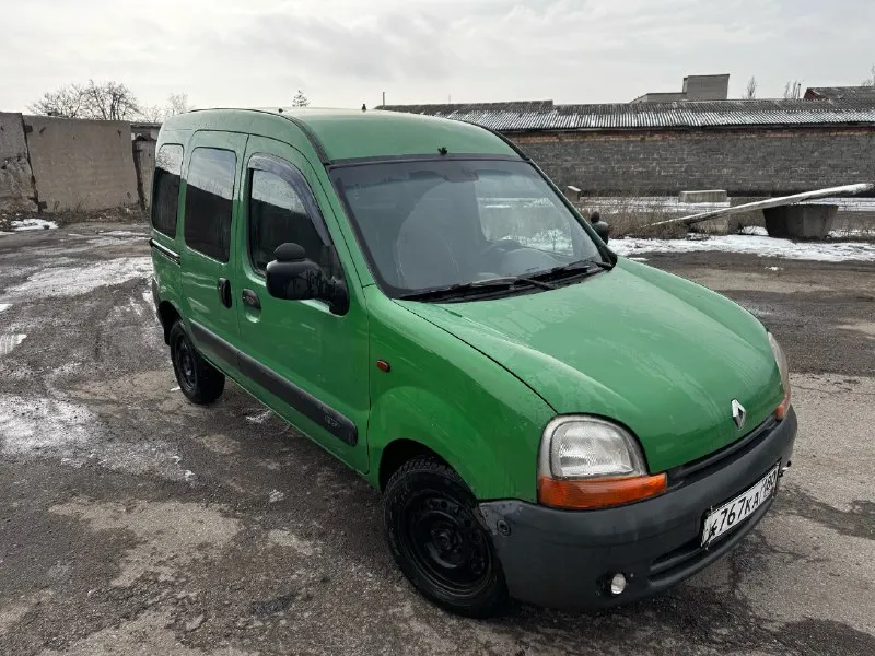 Продам renault kangoo 🔹год выпуска: 2001 🔹пробег: 313 тыс 🔹двигатель: 1.9 tdi (с турбиной ) 🔹коробка передач: механика 🔹привод: передний в продаже renault кенго, машина в рабочем состоянии, не использовалась в коммерческий целях, двигатель работает отлично, кпп в норме, ходовка перебрана ( новые шаровые, новая полуось справа, новый левый шрус, поменяны опоры стойки амортизатора, поменяны сайлент блоки рычагов, новые рулевые тяги ) на 300 тыс была заменена турбина, стартер, ремень грм, ролики, так же были заменены сайлент блоки задней балки, по кузову есть небольшая вмятина(видно на фото), установлен предпусковой подогрев тосола, поменяно масло-фильтра 300 км назад, любые переоформления (я собственник) все остальные вопросы по телефону 📲 +79493286822 евгений машина находится в горловке цена 360 тыс рублей (небольшой торг) 📞 звоните: +7(949)3286822 - фотография - 2