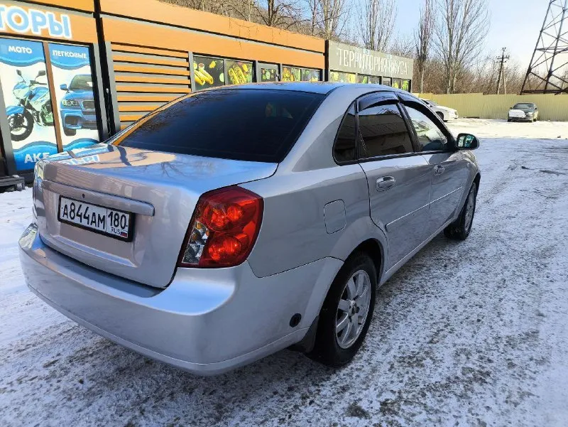 Chevrolet лачетти 1.6 мт. 2006г. пробег 198т. ✔️ установлено 4го. поколения. ✔️мотор на 5+ тянет отлично без масложора❗ ✔️ коробка плавно, все передачи на месте. ✔️по технике всё на 5+ ничего не гремит не стучит доедет куда угодно. ✔️кузов для своих лет в достойном состоянии на фото видно. дно пороги в идеальном состоянии (по запросу видео) ✔️чисты ухоженный салон🚭🚯 ✔️ комплектация :гур, кондиционер ❄️ 4эл. стеклоподъёмника, абс, аирбег, подогрев зеркал, заднего стела и тд. . ✔️стоит новая оптика + новые туманки. свет отличный 👆 ✔️стоит хорошая музыка (было выложено 80000₽) ✔️на данный момент автомобиль без вложений сел и уехал за горизонт. 💰с музыкой 580000₽ без саба и двух усилков 530000₽ автомобиль стоит в гараже. г. горловка на смотрины не езжу ❗торг ☎️+7949-309-01-16 📞 звоните: +7(949)3090116 - фотография - 4