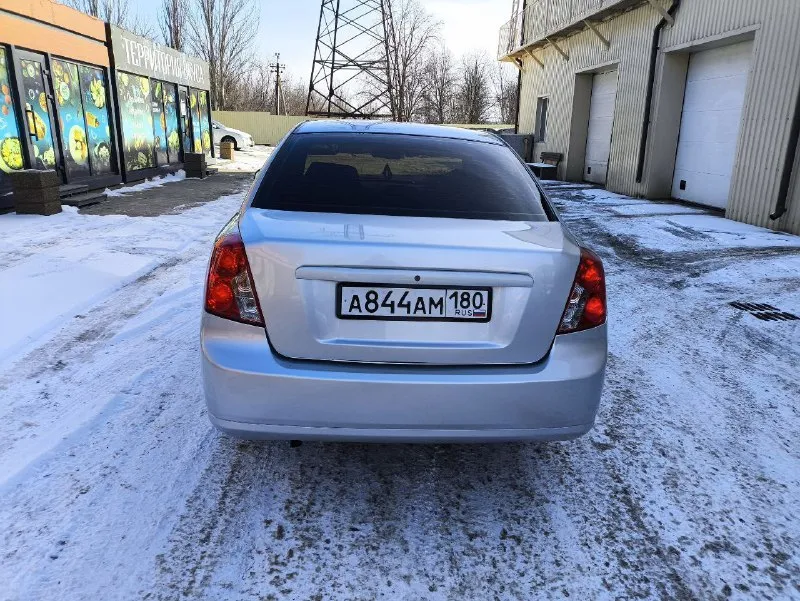 Chevrolet лачетти 1.6 мт. 2006г. пробег 198т. ✔️ установлено 4го. поколения. ✔️мотор на 5+ тянет отлично без масложора❗ ✔️ коробка плавно, все передачи на месте. ✔️по технике всё на 5+ ничего не гремит не стучит доедет куда угодно. ✔️кузов для своих лет в достойном состоянии на фото видно. дно пороги в идеальном состоянии (по запросу видео) ✔️чисты ухоженный салон🚭🚯 ✔️ комплектация :гур, кондиционер ❄️ 4эл. стеклоподъёмника, абс, аирбег, подогрев зеркал, заднего стела и тд. . ✔️стоит новая оптика + новые туманки. свет отличный 👆 ✔️стоит хорошая музыка (было выложено 80000₽) ✔️на данный момент автомобиль без вложений сел и уехал за горизонт. 💰с музыкой 580000₽ без саба и двух усилков 530000₽ автомобиль стоит в гараже. г. горловка на смотрины не езжу ❗торг ☎️+7949-309-01-16 📞 звоните: +7(949)3090116 - фотография - 5
