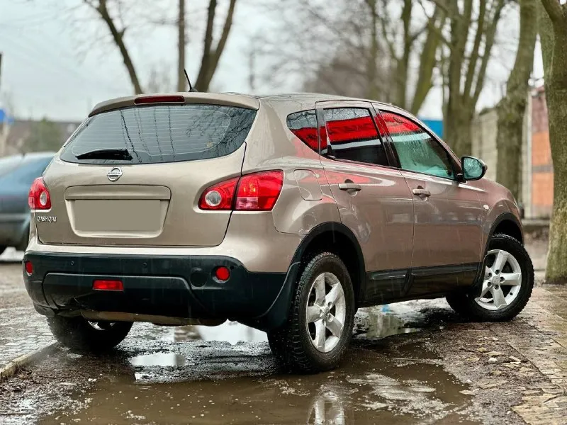 В продаже nissan qashqai 2008г 2.0l коробка автомат 2 хозяина птс оригинал без дтп 200 пробег автотека зелёная родные стекла 2 ключа авто в хорошем состоянии! не троит не дымит коробка переключает штатно ходовая не гремит по электрике работает всё комплектация: -климат контроль двух зонный -управление на руле -4 стеклоподъёмника -складывания зеркал -электро зеркала -подогрев заднего стекла -подогрев передних сидений -бортовой компьютер -датчики света, дождя -омыватель фар -сигнализация -музыка. aux, bluetooth, cd, fm техосмотр пройден переоформление без проблем документы без штрафов, запретов, ограничений продажа по дкп или мрэо цена 795тр торг +79494594521 +79494017806 тг 📞 звоните: +7(949)4594521 - фотография - 4