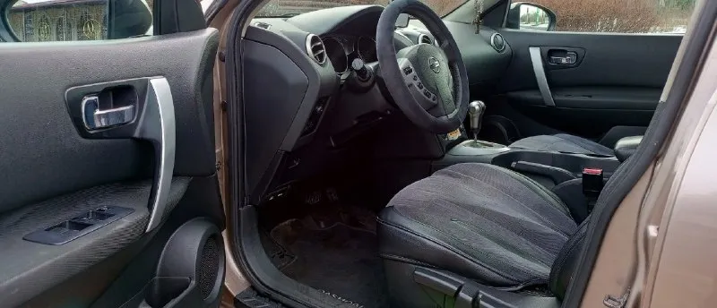 В продаже nissan qashqai 2008г 2.0l коробка автомат 2 хозяина птс оригинал без дтп 200 пробег автотека зелёная родные стекла 2 ключа авто в хорошем состоянии! не троит не дымит коробка переключает штатно ходовая не гремит по электрике работает всё комплектация: -климат контроль двух зонный -управление на руле -4 стеклоподъёмника -складывания зеркал -электро зеркала -подогрев заднего стекла -подогрев передних сидений -бортовой компьютер -датчики света, дождя -омыватель фар -сигнализация -музыка. aux, bluetooth, cd, fm техосмотр пройден переоформление без проблем документы без штрафов, запретов, ограничений продажа по дкп или мрэо цена 795тр торг +79494594521 +79494017806 тг 📞 звоните: +7(949)4594521 - фотография - 6