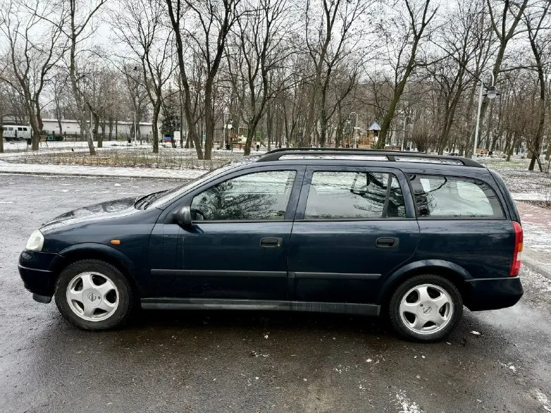 Продам опель астра в универсале, караван. мотор 16v масло не ест, не дымит, не троит. пробег 203000 родной (любые проверки) все стекла родные! комплектация передние эсп, гур, кондиционер обслужен этим летом, холодит отлично. по кузову выглядит отлично, не гнилой, есть небольшие моменты в силу возраста. документы в полном порядке, любое переоформление, тех осмотр пройден!!! собственник. цена 385000 г. харцызск +79494450187 - фотография - 4