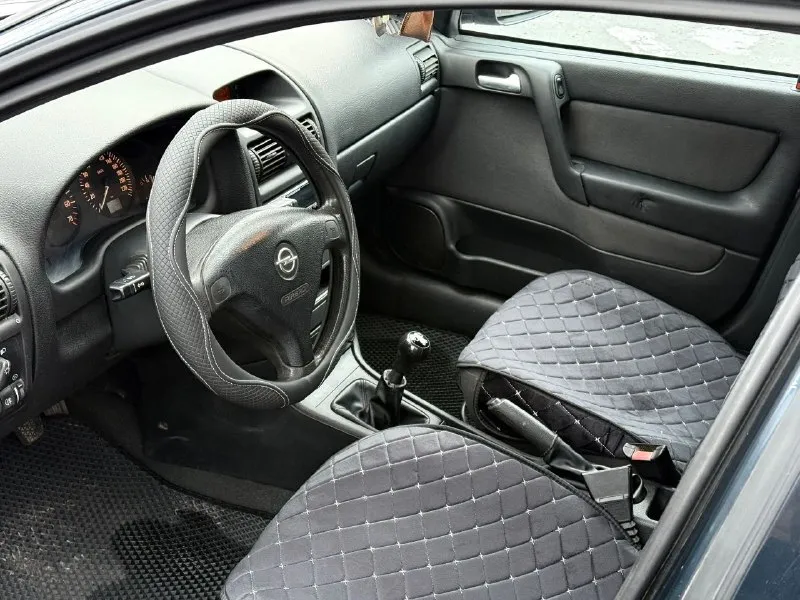 Продам опель астра в универсале, караван. мотор 16v масло не ест, не дымит, не троит. пробег 203000 родной (любые проверки) все стекла родные! комплектация передние эсп, гур, кондиционер обслужен этим летом, холодит отлично. по кузову выглядит отлично, не гнилой, есть небольшие моменты в силу возраста. документы в полном порядке, любое переоформление, тех осмотр пройден!!! собственник. цена 385000 г. харцызск +79494450187 - фотография - 5