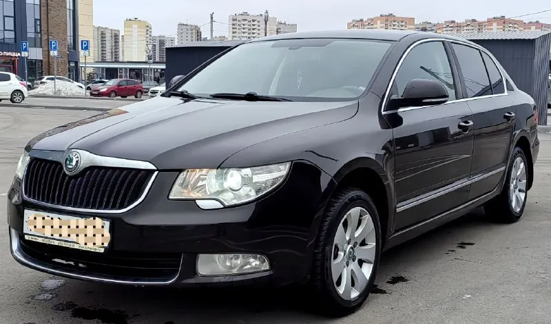 Продаю автомобиль skoda superb 2012 года. без дтп ✅ два владельца ✅ птс оригинал. мотор 1,8 полноценный автомат ✅ пробег 172000 ✅ два комплекта ключей. два комплекта колёс зима-лето. юридически чист. продажа с полным переоформлением. вложений ни каких не требует автомобиль полностью обслужен. по кузову как на фото. цвет коричневый, очень красивый. комплектация круиз-контроль, климат-контроль двухзонный, подогрев всех сидений, электро-сидений с памятью. мульти-руль. датчик дождя, датчик света регулировка зеркал подогрев зеркал. партроник. стабилизация анти-занос. осмотр г. донецк звонить по номеру телефона если нет связи пишите в телеграмм +79490881846. цена 1,100000 цена из-за срочности, - фотография - 4