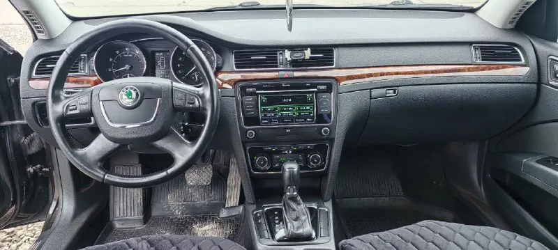 Продаю автомобиль skoda superb 2012 года. без дтп ✅ два владельца ✅ птс оригинал. мотор 1,8 полноценный автомат ✅ пробег 172000 ✅ два комплекта ключей. два комплекта колёс зима-лето. юридически чист. продажа с полным переоформлением. вложений ни каких не требует автомобиль полностью обслужен. по кузову как на фото. цвет коричневый, очень красивый. комплектация круиз-контроль, климат-контроль двухзонный, подогрев всех сидений, электро-сидений с памятью. мульти-руль. датчик дождя, датчик света регулировка зеркал подогрев зеркал. партроник. стабилизация анти-занос. осмотр г. донецк звонить по номеру телефона если нет связи пишите в телеграмм +79490881846. цена 1,100000 цена из-за срочности, - фотография - 7