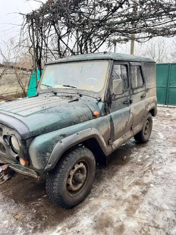 Доброго времени суток продается уаз хантер с доками норм из минусов надо подварить нужно сделать задний мост мотор подтраивает нужно посмотреть скорее всего вода попала мотор роботал норм по мелочам разобраться а так коробка норм 5ти ступка раздатка однарычажная с ними нечего делать не нужно а так машина норм нужно приложить руки по воздуху не пишем и не звоним цените мое и свое время цена из-за срочности пока продается интересующий меня автомобиль цена: 200.000руб‼️ номер: +7 (951) 748-01-37 ( сергей) телеграмм: +7 949 579 3253 📞 звоните: +7(949)5793253 - фотография - 3