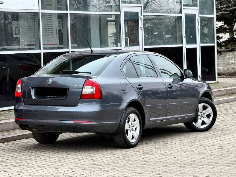 Skoda octavia год выпуска - 2012 двигатель - 1.8t автоматическая кпп ( asin ) пробег - 201.000км цена - 985.000₽ тел. - +79493902663 либо: - +79496799814 - фотография - 4