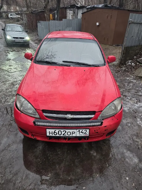 Продам лачетти цена 300.000 тр без торга ребята я собственник, машина на полном ходу, езжу каждый день. подвеска, двигатель на 5 +, бегает как нужно. визуально, да есть моменты, но не критично. сколы царапины, от того и цена ниже рынка. все расходники были заменены в декабре. причина продажи нужен автомобиль высокой проходимости для службы. 79490419914 иван донецк все вопросы по телефону. .. бегает на 5 + тест драйв покупателю. 📞 звоните: +7(949)0419914 - фотография - 2