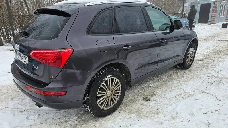 Audi q5 год выпуска: 2010 тип кпп: автоматическая объем двигателя: 2.0 литра тип топлива: бензин пробег: 171 000 км цена: 💥 1 420 000 ₽💥 дополнительная информация: полный привод двух-зонный климат контроль подогревы сидений мультируль led оптика парктроник технически в хорошем состоянии кредитование на выгодных для вас условиях! 📞 🇷🇺 +7 949 509 3428 +7 949 839 2499 - фотография - 5