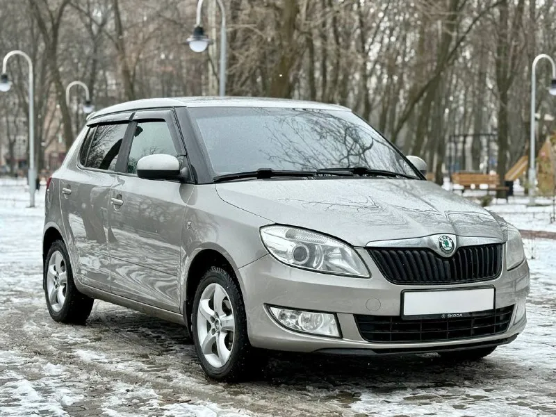 Skoda fabia || 2012г. 1.4 пробег 186000 коробка механика по мотору и коробки нареканий нет комплекта... - фотография