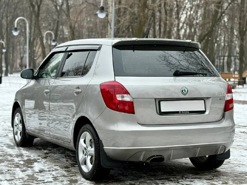 Skoda fabia || 2012г. 1.4 пробег 186000 коробка механика по мотору и коробки нареканий нет комплектация 4 стеклоподъемника кондиционер шумоизоляция сигнализация подогрев сидений штатная музыка aux bluetooth сабвуфер круиз 2 ключа продажа через мрэо цена 640000 +79494165288 📞 звоните: +7(949)4165288 - фотография - 4