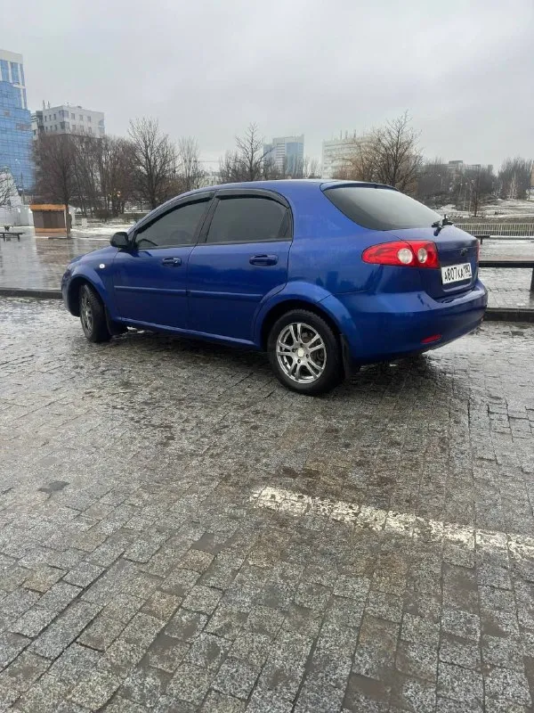 В продаже chevrolet lacetti 2007 года выпуска, механическая коробка передач пробег 184 тыс. км. автомобиль на надежном моторе 1,4. работает отлично, не троит не дымит. машину делал для себя и обслуживалась вовремя. все замены были записаны с пробегом в блокнот. масло не расходует от слова совсем, от замены до замены в одном уровне. масло менялось каждые 5000 км по кузову в хорошем состоянии. цена : 575 000 ₽ (торг) телефон для связи: +79493923275 место осмотра : донецк - фотография - 4