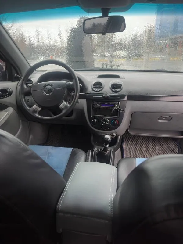 В продаже chevrolet lacetti 2007 года выпуска, механическая коробка передач пробег 184 тыс. км. автомобиль на надежном моторе 1,4. работает отлично, не троит не дымит. машину делал для себя и обслуживалась вовремя. все замены были записаны с пробегом в блокнот. масло не расходует от слова совсем, от замены до замены в одном уровне. масло менялось каждые 5000 км по кузову в хорошем состоянии. цена : 575 000 ₽ (торг) телефон для связи: +79493923275 место осмотра : донецк - фотография - 7