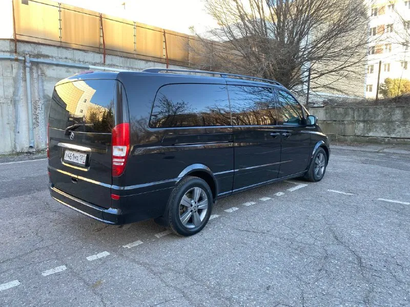 Mercedes viano 2013 год выпуска, автомобиль куплен и в эксплуатации с 2014 года. 1 владелец с автосалона, автомобиль полностью обслужен от а до я, не требует вложений. двигатель 2.2 турбодизель, автоматическая коробка передач. пробег 445 тыс. км. салон в отличном состоянии, работает абсолютно все. шумоизоляция, tv+appletv, 220в, вебасто. пневма на задней оси. комплект зимней резины в подарок. продажа с переоформлением. 2.100.000₽, торг возможен. +7(949)510-10-19 📞 звоните: +7(949)5101019 - фотография - 3