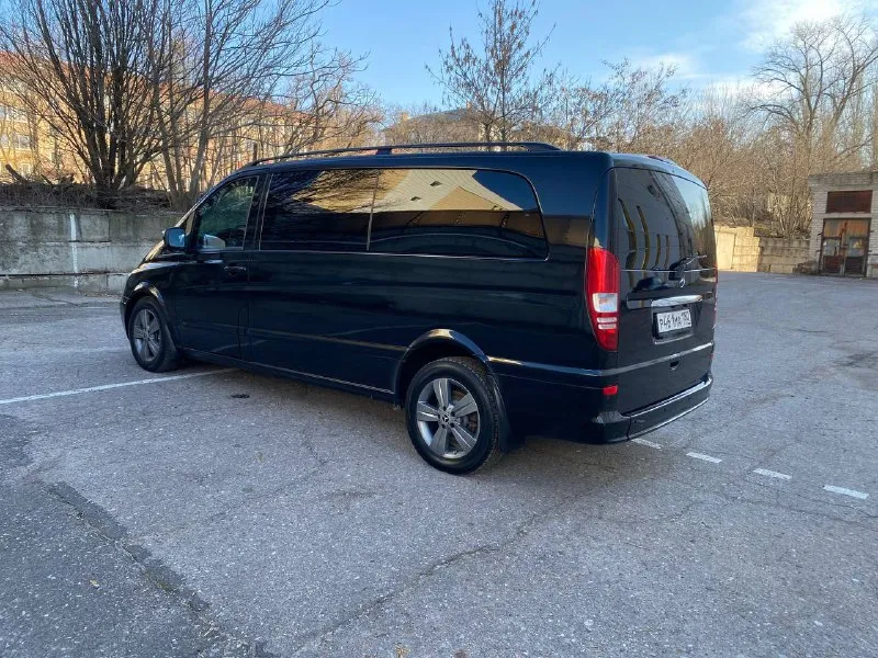 Mercedes viano 2013 год выпуска, автомобиль куплен и в эксплуатации с 2014 года. 1 владелец с автосалона, автомобиль полностью обслужен от а до я, не требует вложений. двигатель 2.2 турбодизель, автоматическая коробка передач. пробег 445 тыс. км. салон в отличном состоянии, работает абсолютно все. шумоизоляция, tv+appletv, 220в, вебасто. пневма на задней оси. комплект зимней резины в подарок. продажа с переоформлением. 2.100.000₽, торг возможен. +7(949)510-10-19 📞 звоните: +7(949)5101019 - фотография - 4