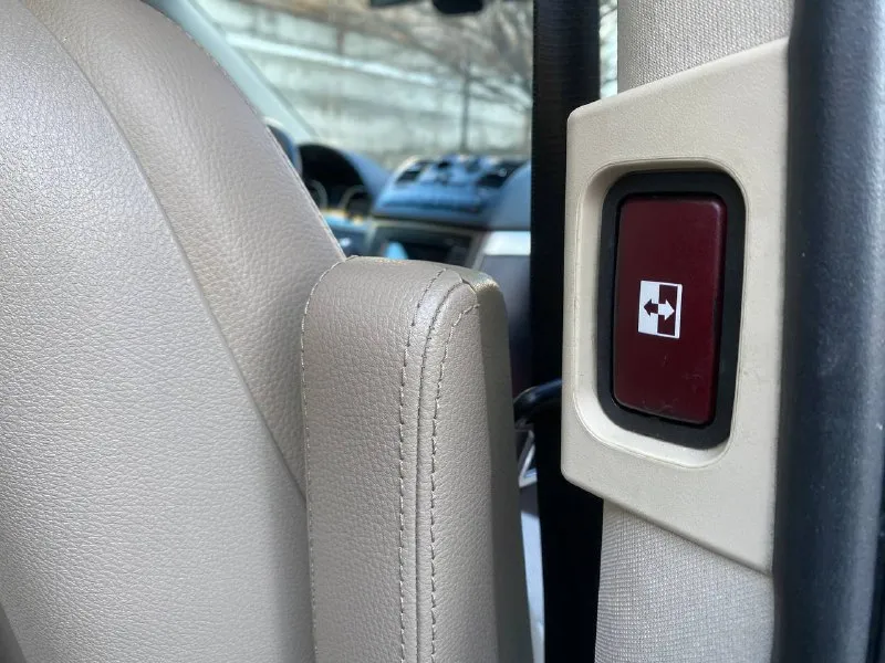 Mercedes viano 2013 год выпуска, автомобиль куплен и в эксплуатации с 2014 года. 1 владелец с автосалона, автомобиль полностью обслужен от а до я, не требует вложений. двигатель 2.2 турбодизель, автоматическая коробка передач. пробег 445 тыс. км. салон в отличном состоянии, работает абсолютно все. шумоизоляция, tv+appletv, 220в, вебасто. пневма на задней оси. комплект зимней резины в подарок. продажа с переоформлением. 2.100.000₽, торг возможен. +7(949)510-10-19 📞 звоните: +7(949)5101019 - фотография - 9