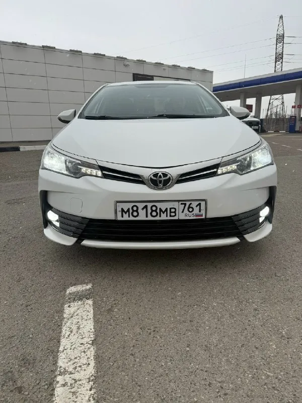 Продам toyota corolla 2018 года 1,6 коробка передач вариатор, авто в отличном состоянии пробег 128000км, ходовая мотор без нареканий, вариатор не дергает не пинает, все стекла родные, в машине крашены 2 двери без шпакли, подогрев сидений, подогрев руля, машина все время была в ростовской области цена 1470000₽ +79493348216 📞 🇷🇺 звоните: +79493348216 - фотография - 2