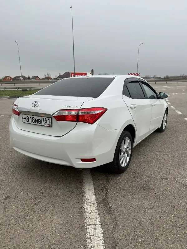 Продам toyota corolla 2018 года 1,6 коробка передач вариатор, авто в отличном состоянии пробег 128000км, ходовая мотор без нареканий, вариатор не дергает не пинает, все стекла родные, в машине крашены 2 двери без шпакли, подогрев сидений, подогрев руля, машина все время была в ростовской области цена 1470000₽ +79493348216 📞 🇷🇺 звоните: +79493348216 - фотография - 8