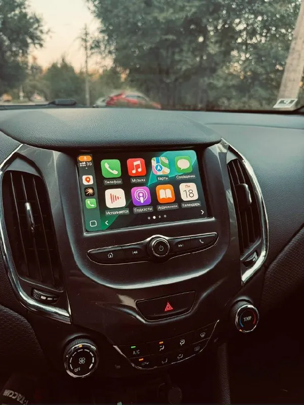 ✅автомобиль: chevrolet cruze j400 ✅год: 2017 ✅пробег: 190 тыс. км ✅объем: 1.4 t ✅цена: 1 100 000 руб. торг ✅телефон: +79493146127 авто в отличном техническом состоянии - сел и поехал. на 180000км. был заменен двигатель на новый! ( не восстановленный б\у). двигатель прошел обкатку и пробег на нем менее 10000км. по лкп есть сколы/царапины. красился перед. по ходовой все отлично, заменены тормозные диски/колодки, передние рычаги, рулевые наконечники. в авто установлены качественные линзы с led лампами, свет топ! хорошая штатная мультимедия с carplay/андроидавто. присутствуют кондиционер, парктроник, штатная камера заднего вида с динамическими линиями, датчик света, датчики давления в шинах, помощь при трогании в горку!черный потолок! abs, tcs (отключаемая). авто продается с зимней резиной и летней резиной. 📞 звоните: +7(949)3146127 - фотография - 6