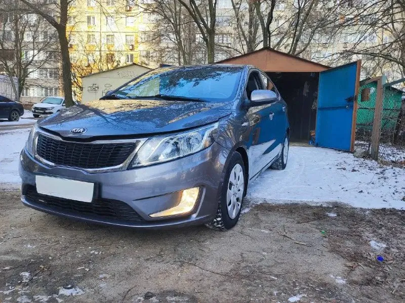 Продам
Кia rio 1.6 ат 2014,модельный ряд 2015.
По факту 1 собственник.
51000 Подтвержденный пробег. Полностью в родной краске!очень хорошее состояние салона. Все то проводились по регламенту, сейчас делать ничего не нужно. Техосмотр пройден недавно. Хорошая новая зимняя резина. Практически максимальная комплектация: сигнализация stariine с автозапуском, 3 ключа, гур, 4 эсп, электрорегулировка зеркал, кондиционер, подогрев сидений, руля, лобового, передние и задние дисковые тормоза, мощный 1,6 мотор, автомат!расход топлива 8.8/5.2, функция eco режим. Надежный качественный автомобиль, который прослужит вам долгие годы! Гаражное хранение!по мелочи есть притертости. Реальному покупателю торг. Автоподбор, любые проверки без проблем.
Честный хозяйский автомобиль.
Могу присутствовать при переоформлением в мрэо.
Место осмотра донецк центр, +79493578224
Цена 1 300 000 торг
📲 Tg: @annet_325
📞 Звоните: +7(949)3578224 - фотография - 2