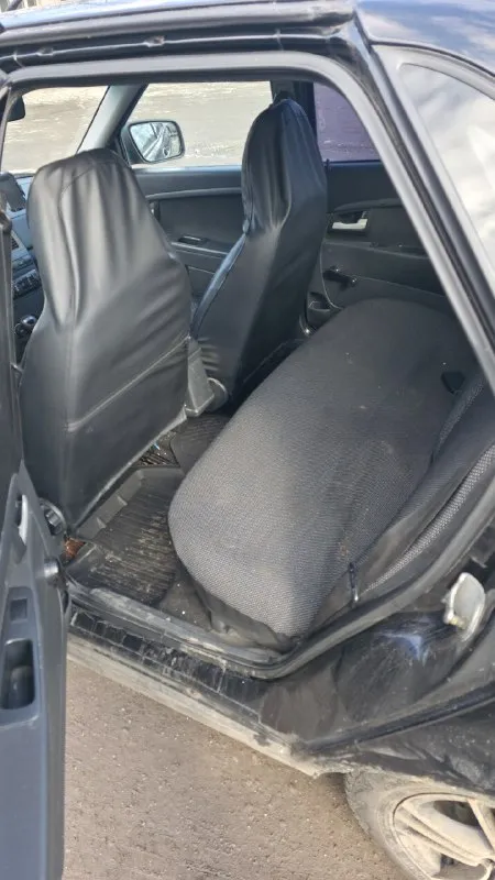 Продажа lada priora 2013год двигатель бензин, 1.6 мощность 106 л. с. коробка передач мкпп привод fwd цвет черный руль левый поколение 2 300к+ торг писать @nabik2 +79498674262 - фотография - 7