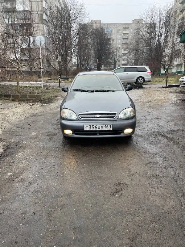 Продается chevrolet lanos, 2008 г. в. основная информация: · год выпуска: 2008 · пробег: 155 000 км · тип кпп: механическая · двигатель: 1.5 л · цена: 285 000 руб. · город: макеевка · документы: чистые, без штрафов и ограничений. продажа с официальным переоформлением в мрео. комплектация и состояние: · кондиционер · гидроусилитель руля (гур) · электростеклоподъемники (передние) · подушка безопасности · аудиосистема (музыка) · полная комплектация. · автомобиль в хорошем техническом состоянии. .диагностическая карта имеется контакты для связи: · тел. : +7949384628 цена 285 000 т. р - фотография - 2