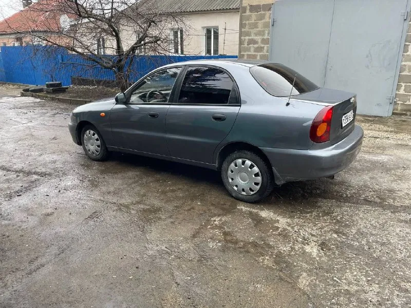 Продается chevrolet lanos, 2008 г. в. основная информация: · год выпуска: 2008 · пробег: 155 000 км · тип кпп: механическая · двигатель: 1.5 л · цена: 285 000 руб. · город: макеевка · документы: чистые, без штрафов и ограничений. продажа с официальным переоформлением в мрео. комплектация и состояние: · кондиционер · гидроусилитель руля (гур) · электростеклоподъемники (передние) · подушка безопасности · аудиосистема (музыка) · полная комплектация. · автомобиль в хорошем техническом состоянии. .диагностическая карта имеется контакты для связи: · тел. : +7949384628 цена 285 000 т. р - фотография - 4