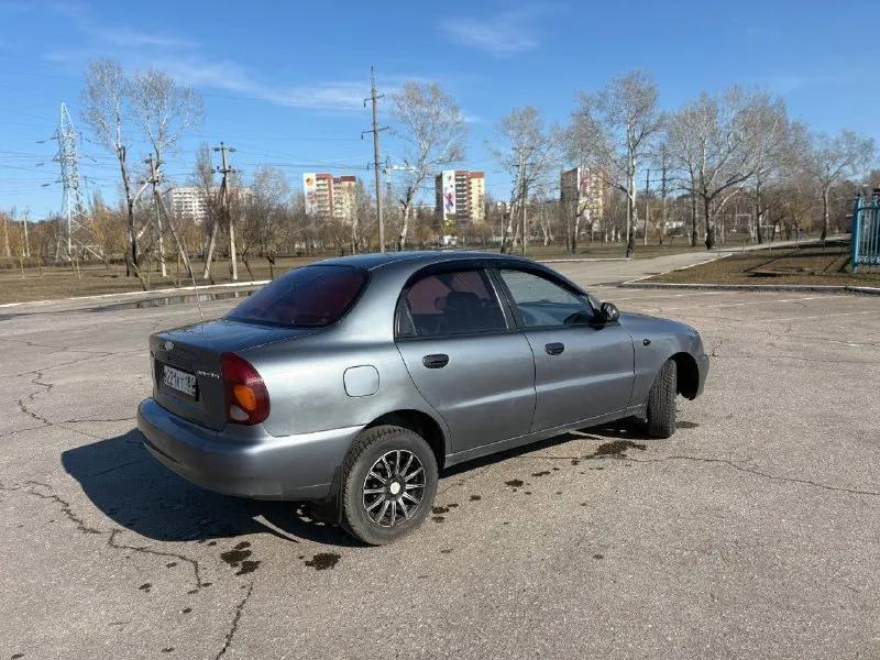 Ланос 2008 год пробег 146000 цена: 380 000 на 140 000 км заменил: генератор, радиатор, ремни, акб. перебрана ходовая часть, новые пружины, заменены два ступичных подшипника, новая резина ( зима ) летняя отъездила один сезон. ухоженный салон. литые диски r14 номер для связи: +79498015010 📲 tg: @pribylov03 📞 звоните: +7(949)8015010 - фотография - 3