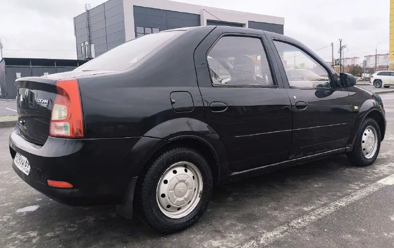 Продам renault logan ( renault логан) год выпуска 2011 пробег 185000 ( пробег родной) один собственник с момента покупки в автосалоне птс оригинал двигатель 1.4 в идеальном состоянии мкпп в идеальном состоянии электрика вся исправна салон в чехлах ( эко кожа) музыка с bluetooth расход топлива как у зажигалки запчасти и обслуживание не дорогое автомобиль максимально надёжный юридически автомобиль чист всё остальные вопросы по телефону +79495940087 осмотр донецк (центр) цена 375.000₽ 📞 звоните: +7(949)5940087 - фотография - 3