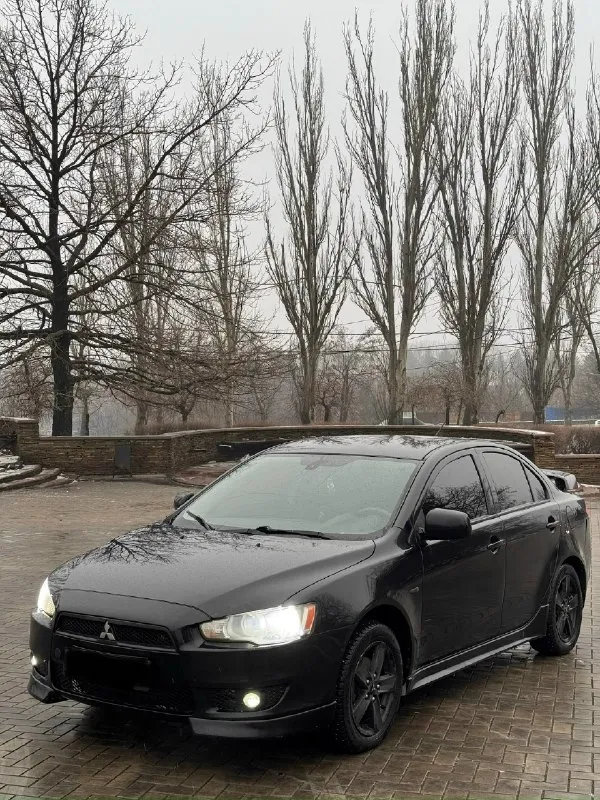 🔥🔥цена🔥🔥 lancer x лансер 10 год:2008 мотор: 2.0 (150 л. с. ) 2 ключа 2 комплекта резины зима/лето машина находится в прекрасном состоянии. мотор масло не жрёт, не дымит, не троит, работает прекрасно. коробка работает без рывков, без пинков и пробуксовок, переключает максимально плавно. кузов в прекрасном состоянии, без гнили, царапин, и ржавчины. отличная комплектация, в которой: подогревы передних сидений, сенсорная магнитола с bluetooth, мульти руль, круиз контроль, датчик дождя, датчик света, электро регулировка зеркал, 4 элсп с доводчиками и многое другое. документы полностью чистые, без запретов, без штрафов и каких либо обременений. могу присутствовать при переоформлении. 🔥цена:695.000 (реальному покупателю торг)🔥 связь: +7 (949) 566-83-04 (есть тг и вотсап) 📞 звоните: +7(949)5668304 - фотография - 2
