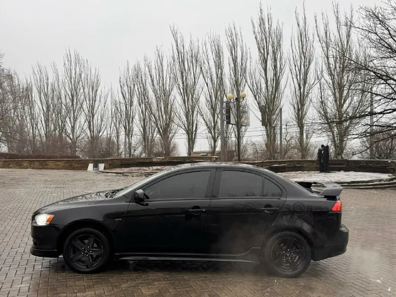 🔥🔥цена🔥🔥 lancer x лансер 10 год:2008 мотор: 2.0 (150 л. с. ) 2 ключа 2 комплекта резины зима/лето машина находится в прекрасном состоянии. мотор масло не жрёт, не дымит, не троит, работает прекрасно. коробка работает без рывков, без пинков и пробуксовок, переключает максимально плавно. кузов в прекрасном состоянии, без гнили, царапин, и ржавчины. отличная комплектация, в которой: подогревы передних сидений, сенсорная магнитола с bluetooth, мульти руль, круиз контроль, датчик дождя, датчик света, электро регулировка зеркал, 4 элсп с доводчиками и многое другое. документы полностью чистые, без запретов, без штрафов и каких либо обременений. могу присутствовать при переоформлении. 🔥цена:695.000 (реальному покупателю торг)🔥 связь: +7 (949) 566-83-04 (есть тг и вотсап) 📞 звоните: +7(949)5668304 - фотография - 4