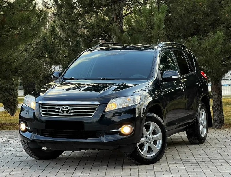 Доброго времени суток ! к вашему вниманию, всеми любимый toyota rav4 rav-4 ! рестайлинг ! в идеальном состоянии, весь обслуженный ! эксплуатация с 2011 года ! с родным пробегом 146 км. родной оригинальный пробег 100% ! мотор 2.0 бензин работает идеально ! коробка автомат, работает идеально ! ходовая вся обслужена ! в автомобиле работает абсолютно все ! вложений не требует абсолютно ! в дтп не участвовал ! комплектация максимальная полный привод - двух зонный климат контроль - без ключевой доступ - кожаный салон - эл. сиденья - бортовой компьютер - датчик дождя также света - полный эл. пакет - мульти руль - круиз контроль - стар / стоп - и многое другое ! цена : 1415 000 руб ! реальному покупателю реальный торг ! таких автомобилей действительно осталось не много ! возможен обмен ! также продажа в кредит ! +79496164247 📞 звоните: +7(949)6164247 - фотография - 2