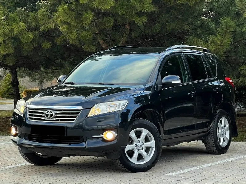 Доброго времени суток ! к вашему вниманию, всеми любимый toyota rav4 rav-4 ! рестайлинг ! в идеальном состоянии, весь обслуженный ! эксплуатация с 2011 года ! с родным пробегом 146 км. родной оригинальный пробег 100% ! мотор 2.0 бензин работает идеально ! коробка автомат, работает идеально ! ходовая вся обслужена ! в автомобиле работает абсолютно все ! вложений не требует абсолютно ! в дтп не участвовал ! комплектация максимальная полный привод - двух зонный климат контроль - без ключевой доступ - кожаный салон - эл. сиденья - бортовой компьютер - датчик дождя также света - полный эл. пакет - мульти руль - круиз контроль - стар / стоп - и многое другое ! цена : 1415 000 руб ! реальному покупателю реальный торг ! таких автомобилей действительно осталось не много ! возможен обмен ! также продажа в кредит ! +79496164247 📞 звоните: +7(949)6164247 - фотография - 3