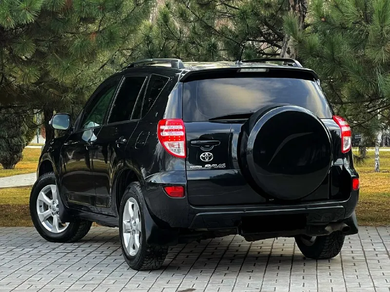 Доброго времени суток ! к вашему вниманию, всеми любимый toyota rav4 rav-4 ! рестайлинг ! в идеальном состоянии, весь обслуженный ! эксплуатация с 2011 года ! с родным пробегом 146 км. родной оригинальный пробег 100% ! мотор 2.0 бензин работает идеально ! коробка автомат, работает идеально ! ходовая вся обслужена ! в автомобиле работает абсолютно все ! вложений не требует абсолютно ! в дтп не участвовал ! комплектация максимальная полный привод - двух зонный климат контроль - без ключевой доступ - кожаный салон - эл. сиденья - бортовой компьютер - датчик дождя также света - полный эл. пакет - мульти руль - круиз контроль - стар / стоп - и многое другое ! цена : 1415 000 руб ! реальному покупателю реальный торг ! таких автомобилей действительно осталось не много ! возможен обмен ! также продажа в кредит ! +79496164247 📞 звоните: +7(949)6164247 - фотография - 4