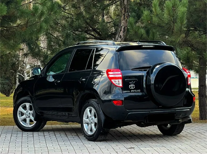 Доброго времени суток ! к вашему вниманию, всеми любимый toyota rav4 rav-4 ! рестайлинг ! в идеальном состоянии, весь обслуженный ! эксплуатация с 2011 года ! с родным пробегом 146 км. родной оригинальный пробег 100% ! мотор 2.0 бензин работает идеально ! коробка автомат, работает идеально ! ходовая вся обслужена ! в автомобиле работает абсолютно все ! вложений не требует абсолютно ! в дтп не участвовал ! комплектация максимальная полный привод - двух зонный климат контроль - без ключевой доступ - кожаный салон - эл. сиденья - бортовой компьютер - датчик дождя также света - полный эл. пакет - мульти руль - круиз контроль - стар / стоп - и многое другое ! цена : 1415 000 руб ! реальному покупателю реальный торг ! таких автомобилей действительно осталось не много ! возможен обмен ! также продажа в кредит ! +79496164247 📞 звоните: +7(949)6164247 - фотография - 7