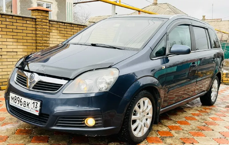 Продам opel зафира минивен 7 мест 1.8 механика 140 л. с 2007 года выпуска авто в отличном состоянии... - фотография