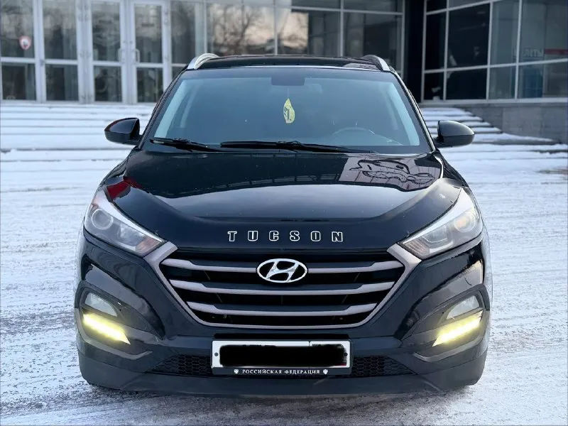 Hyundai tucson 2018г бензин 2.0 автомат автомобиль весь в заводском окрасе! один собственник из самого автосалона! очень комфортный автомобиль! есть все для комфортного вождения! подогрев сидений передних и задних, подогрев руля, камера заднего вида, монитор андроид, парктроник, мульти руль, круиз-контроль, климат-контроль, авто свет, датчик дождя, и многое другое…. есть диагностическая карта в мрэо переоформление помогу!!! юридически автомобиль чист!!! цена 1,860₽срочно все вопросы по тел+79494681080 - фотография - 2
