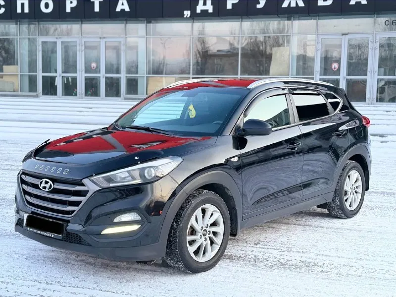 Hyundai tucson 2018г бензин 2.0 автомат автомобиль весь в заводском окрасе! один собственник из самого автосалона! очень комфортный автомобиль! есть все для комфортного вождения! подогрев сидений передних и задних, подогрев руля, камера заднего вида, монитор андроид, парктроник, мульти руль, круиз-контроль, климат-контроль, авто свет, датчик дождя, и многое другое…. есть диагностическая карта в мрэо переоформление помогу!!! юридически автомобиль чист!!! цена 1,860₽срочно все вопросы по тел+79494681080 - фотография - 3