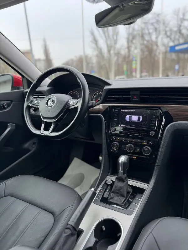 🚘 продам volkswagen passat sel premium 2020 ✅ 2020 год / 03 месяц ✅ мотор: 2.0т / бензин / акпп (aisin) ✅ пробег: 87.000 km 🔥 автомобиль в максимальной комплектации sel premium: • акустическая система “fender” • память сидений, безключевой доступ, start-stop, слепые зоны. • люк, парктроники спереди и сзади, ассистент автопарковки, камера заднего вида. • адаптивный круиз-контроль с датчиком обнаружения препятствий и контролем дистанции, а также удержанием в полосе. • климат-контроль, электропривод сидений, обогрев всех сидений и зеркал. • максимальная заводская led-оптика, дистанционный запуск с ключа, расширенная отделка салона кожей и деревом. • полностью русифицированное мультимедиа с картами местности и carplay. 🚗 автомобиль в отличном состоянии, полностью обслужен. кузов покрыт керамикой. два комплекта резины лето/зима. возможен обмен, а также продажа в кредит. 💸 2.390.000 ₽ +79495051515 (+telegram) 📞 🇷🇺 звоните: +79495051515 - фотография - 8