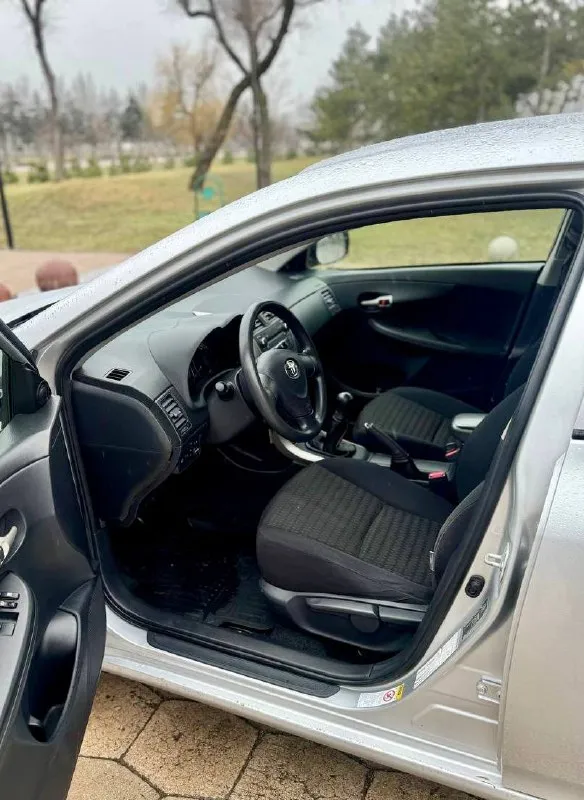 🇯🇵 toyota corolla 💰цена: 880 000р 🏢город: мариуполь 📅год выпуска: 2008 🧾пробег: 175 593км. ⚙️двигатель: 1.6 ⛽топливо: бензин ⚙️кпп: механика 📞 телефон: +7-949-551-91-52 +7-989-263-55-56 +7-949-727-41-51 💾 описание: ✅ автомат калашникова среди автомобилей. сборка япония. автомобиль в родной краске, присутствует два косметических локальных подкраса. ✅ цепной двигатель 1.6 1zr в народе именуемый "миллионник"в паре с механической коробкой передач очень надёжный и не прихотливый. ✅ кондиционер холодит шикарно ❄️, подогрев сидений, электропакет, центральный замок и сигнализация, led птф, три ключа. новая зимняя шипованная резина. улица шевченко 269 🏦 возможна продажа в кредит по двум документам. - фотография - 8