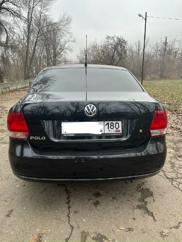 Автор: продаю volkswagen polo, 2012 г. в. , 1.6. в отличном внешнем и техническом состоянии. без вложений. пробег 265. комплектация: 4 эл. стеклоподъёмника, электро подогрев сидений и зеркал, кондиционер заправлен, штатная мультимедиа( mp3, usb, aux), бортовой компьютер, галогеновые фары, кожаный руль, центральный замок, новая зимняя резина. цена 760 тыс. макеевский учёт, хозяин. +79496228957.. !!!наш телеграм канал [ бесплатное размещение за репост!!! правила сообщества [ мы в мах [ [ 📞 звоните: +7(949)6228957 - фотография - 1