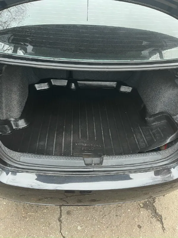 Автор: продаю volkswagen polo, 2012 г. в. , 1.6. в отличном внешнем и техническом состоянии. без вложений. пробег 265. комплектация: 4 эл. стеклоподъёмника, электро подогрев сидений и зеркал, кондиционер заправлен, штатная мультимедиа( mp3, usb, aux), бортовой компьютер, галогеновые фары, кожаный руль, центральный замок, новая зимняя резина. цена 760 тыс. макеевский учёт, хозяин. +79496228957.. !!!наш телеграм канал [ бесплатное размещение за репост!!! правила сообщества [ мы в мах [ [ 📞 звоните: +7(949)6228957 - фотография - 6