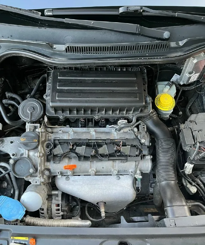 Автор: продаю volkswagen polo, 2012 г. в. , 1.6. в отличном внешнем и техническом состоянии. без вложений. пробег 265. комплектация: 4 эл. стеклоподъёмника, электро подогрев сидений и зеркал, кондиционер заправлен, штатная мультимедиа( mp3, usb, aux), бортовой компьютер, галогеновые фары, кожаный руль, центральный замок, новая зимняя резина. цена 760 тыс. макеевский учёт, хозяин. +79496228957.. !!!наш телеграм канал [ бесплатное размещение за репост!!! правила сообщества [ мы в мах [ [ 📞 звоните: +7(949)6228957 - фотография - 7