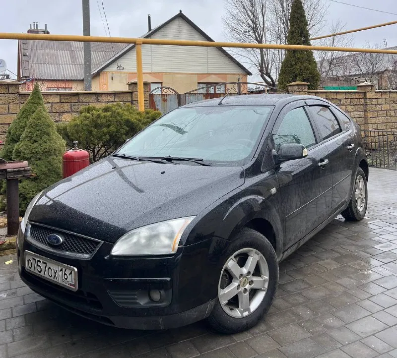 Продам ford focus 2 ghia год: 2007 пробег: 247 родной двигатель 1.8 бенз 125лс нареканий нет едет классно, масло не ест, ходовая часть недавно обслужена, без вложений, кузов в очень достойном состоянии без гнили и коррозии, днище все целое! в дтп не был все крепления везде завод! полная комплектация ghia с двух-зонным климатом подогревами сидений, лобового, зеркал, стабилизация, дисковые тормоза вкруг, стеклоподьемники вкруг, подрулевое управление музыкой, эл. фары, птф, бортовик, стекло лобовое без трещин стоит заводское с обогревом! автомобиль уже на летней резине почти новой! на данный момент вложений не требует. документы чистые, птс оригинал! тех осмотр есть. торг есть цена: 545000р 📍мариуполь 📞+79496463727 - фотография - 2