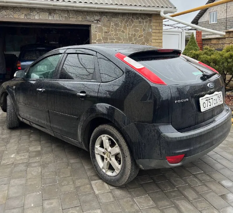 Продам ford focus 2 ghia год: 2007 пробег: 247 родной двигатель 1.8 бенз 125лс нареканий нет едет классно, масло не ест, ходовая часть недавно обслужена, без вложений, кузов в очень достойном состоянии без гнили и коррозии, днище все целое! в дтп не был все крепления везде завод! полная комплектация ghia с двух-зонным климатом подогревами сидений, лобового, зеркал, стабилизация, дисковые тормоза вкруг, стеклоподьемники вкруг, подрулевое управление музыкой, эл. фары, птф, бортовик, стекло лобовое без трещин стоит заводское с обогревом! автомобиль уже на летней резине почти новой! на данный момент вложений не требует. документы чистые, птс оригинал! тех осмотр есть. торг есть цена: 545000р 📍мариуполь 📞+79496463727 - фотография - 5