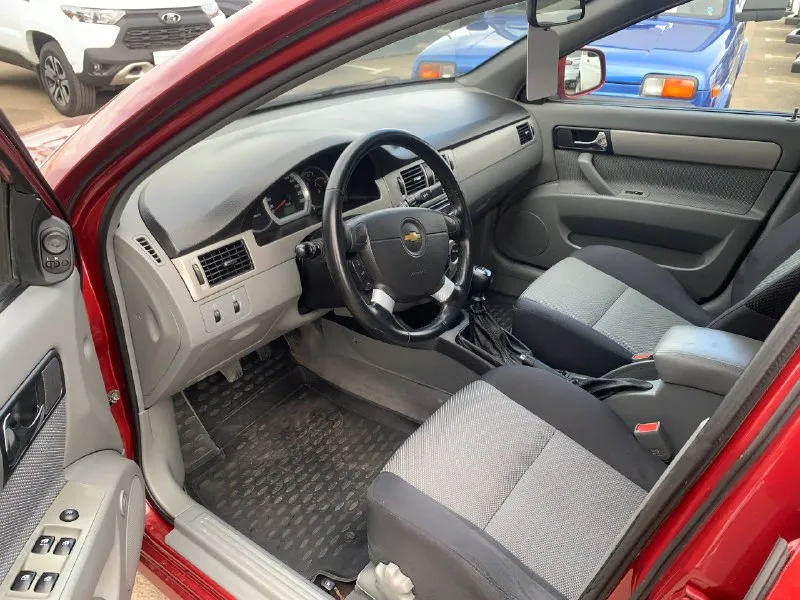 Chevrolet lacetti 1.6 2010г автомобиль в отличном состоянии без вложений кузов почти весь в заводском окрасе без дефектов в авто работает все кондиционер обслужен салон как новый по ходовой взбитая без стуков пробег родной 294т мотор в идеале не дымит масло жора нет! все прозрачно приезжайте смотрите цена 570 торг минимальный +79496347909 - фотография - 7